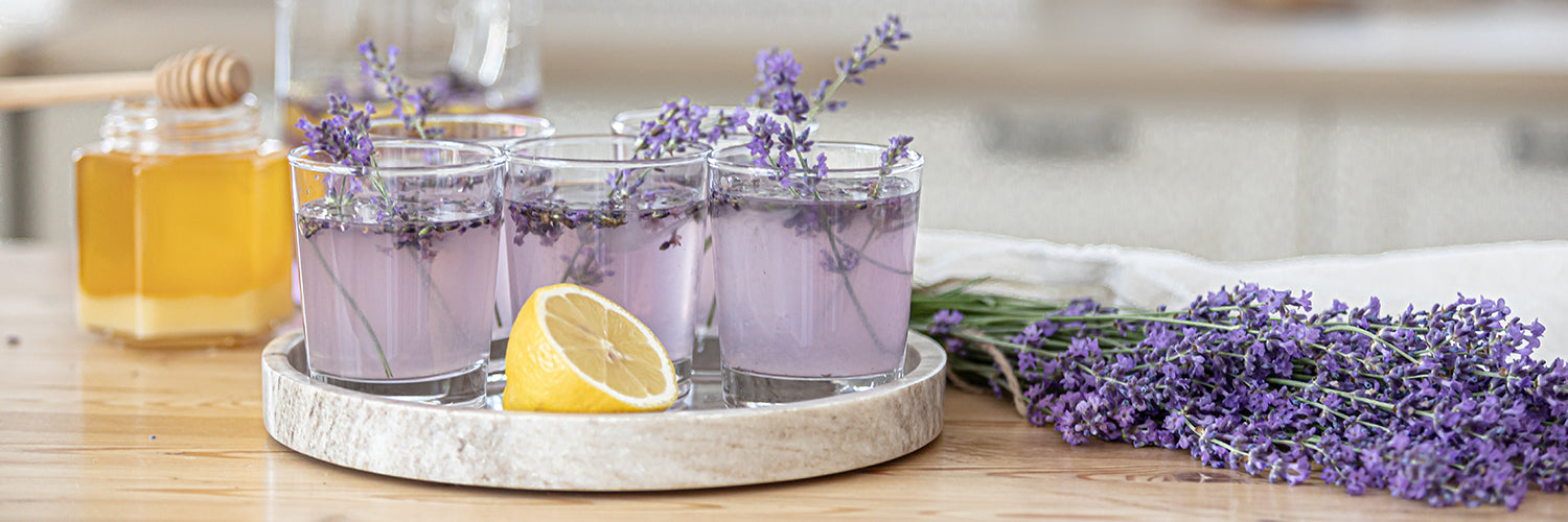 Lavendellimonade mit Manuka