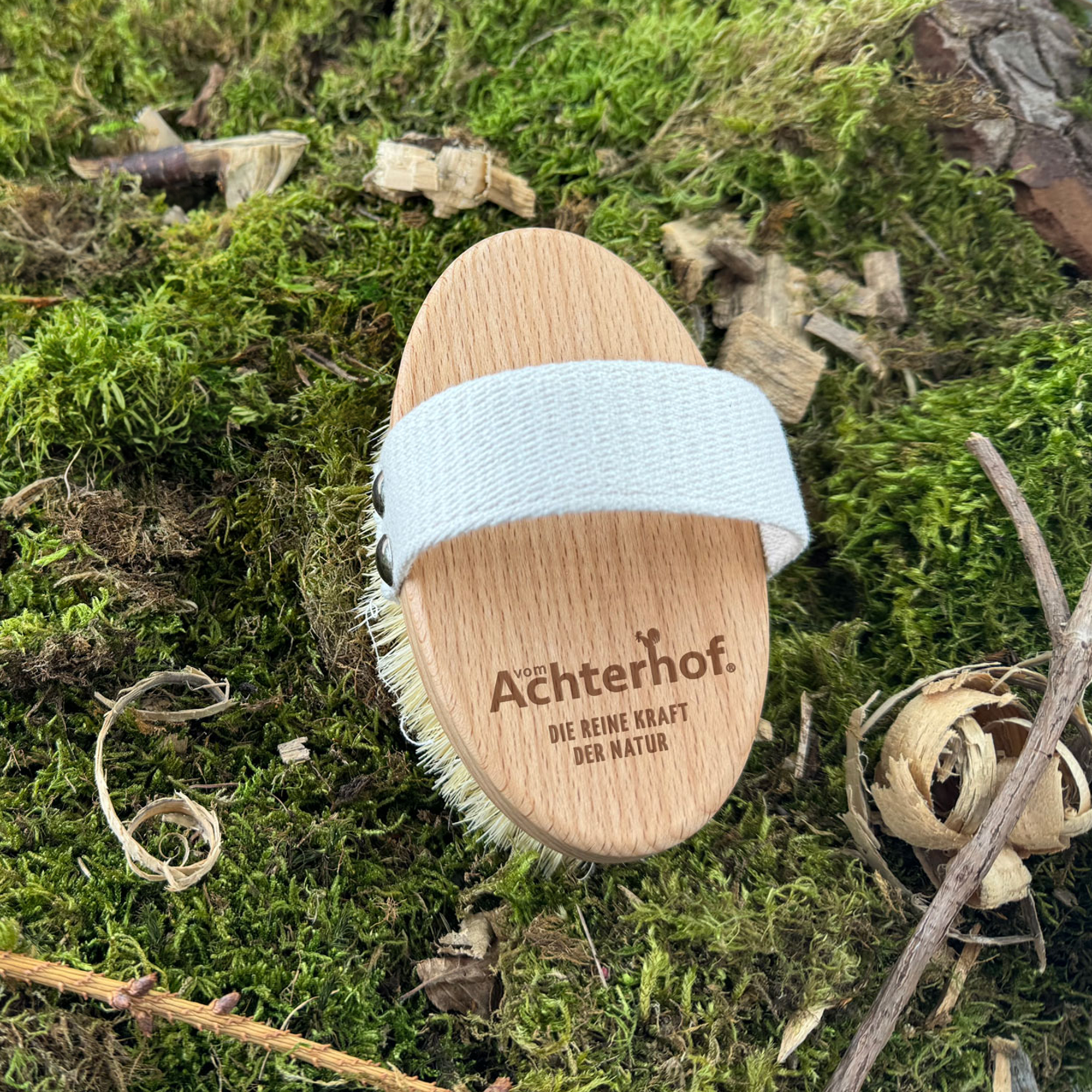 Massagebürste mit Borsten aus Pflanzenfasern